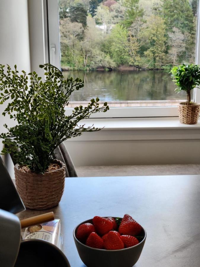 Stunning 2 Bedroom River View Apartment เพิร์ท ภายนอก รูปภาพ